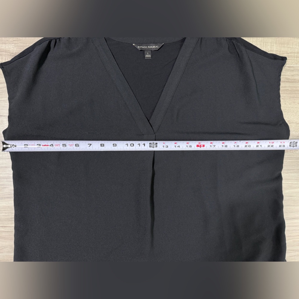 Banana Republic Black V-Neck Blouse - Picture 7 of 9